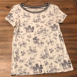 soft t-shirt with flower print